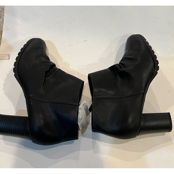 Easy Street Women's Breena Ankle Bootie - Picture 10 of 16